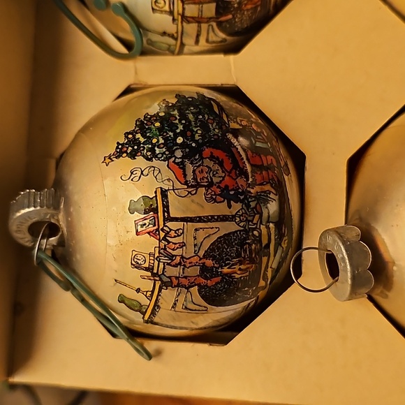 Vintage Shiny Brite Christmas glass ornaments - Picture 5 of 13